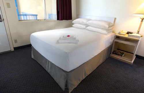 Iola Hotel | Americas Best Value Inn Iola