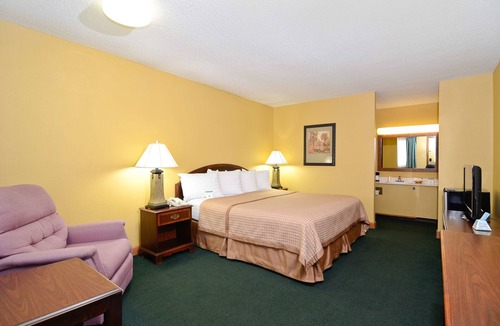 Iola Hotel | Americas Best Value Inn Iola
