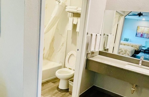 La Porte Hotel | Americas Best Value Inn La Porte