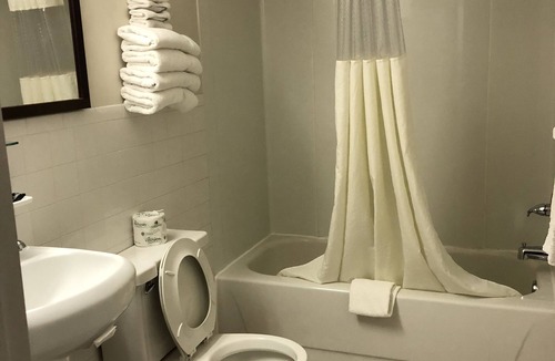 Campbelltown Hotel | Americas Best Value Inn Palmyra Hershey