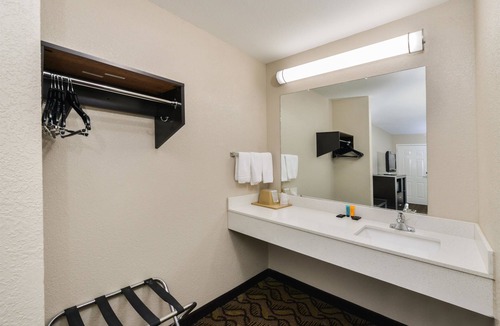 Pasadena Hotel | Americas Best Value Inn Pasadena Houston