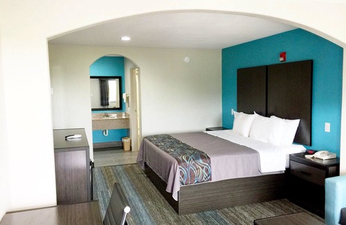 Mont Belvieu Hotel | Americas Best Value Inn & Suites Mont Belvieu Houston