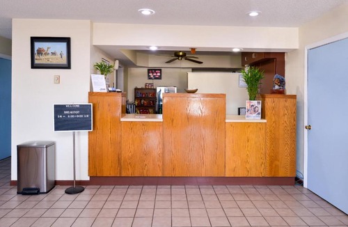 Sullivan Hotel | Americas Best Value Inn Sullivan