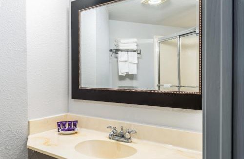 Searcy Hotel | Americas Best Value Inn Searcy