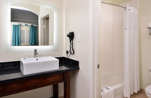 Spring Hotel | Americas Best Value Inn & Suites Spring Houston N
