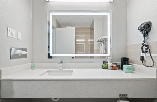 Brenham Hotel | Americas Best Value Inn & Suites Brenham