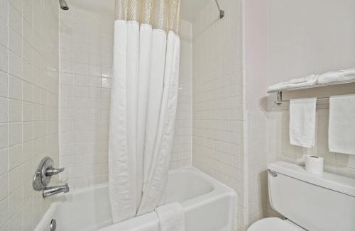 Brenham Hotel | Americas Best Value Inn & Suites Brenham