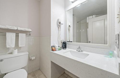 Brenham Hotel | Americas Best Value Inn & Suites Brenham