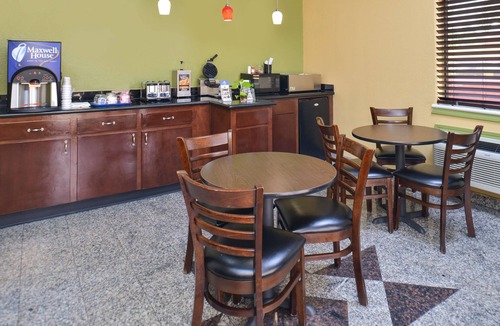 Northside Hotel | Americas Best Value Inn & Suites Houston Downtown