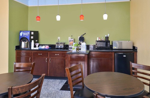 Northside Hotel | Americas Best Value Inn & Suites Houston Downtown