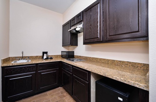 Cuero Hotel | Americas Best Value Inn & Suites Cuero