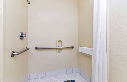 US 290 Hotel | Americas Best Value Inn & Suites Houston Brookhollow NW
