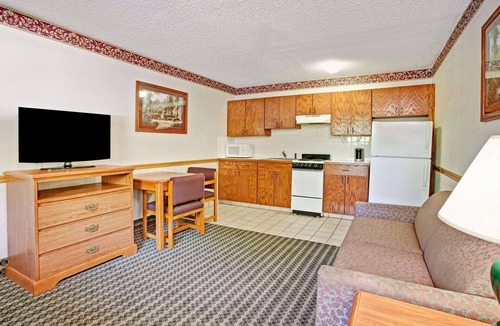 Monroe Hotel | Americas Best Value Inn & Suites Monroe