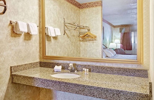 Monroe Hotel | Americas Best Value Inn & Suites Monroe