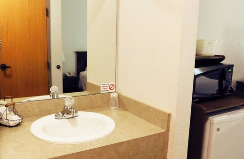 Fredonia Hotel | Americas Best Value Inn Fredonia
