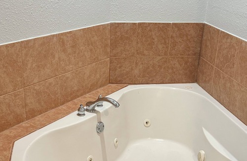Haltom City Hotel | Americas Best Value Inn & Suites Haltom City Ft. Worth