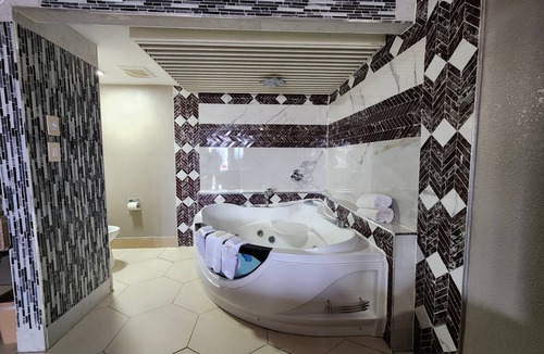 Little Rock Hotel | Americas Best Value Inn & Suites Little Rock at Scott Hamilton Dr