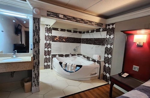 Little Rock Hotel | Americas Best Value Inn & Suites Little Rock at Scott Hamilton Dr