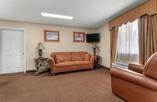 Montezuma Hotel | Americas Best Value Inn-Montezuma