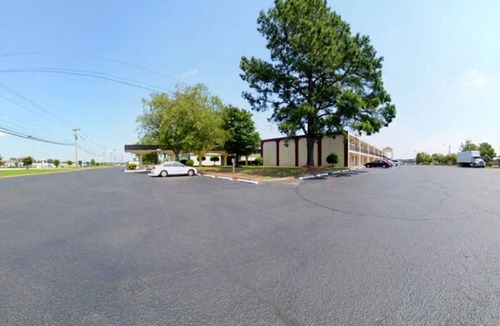 Wilson Apartment | Americas Best Value Inn Wilson - 1 King Bed Smoking (GROUND FLOOR)
