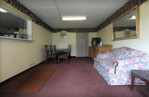 Wilson Apartment | Americas Best Value Inn Wilson - 2 Double Beds Non-Smoking (GROUND FLOOR)