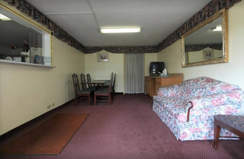 Wilson Apartment | Americas Best Value Inn Wilson - UNIT 4 (ONE BED) GROUND FLOOR