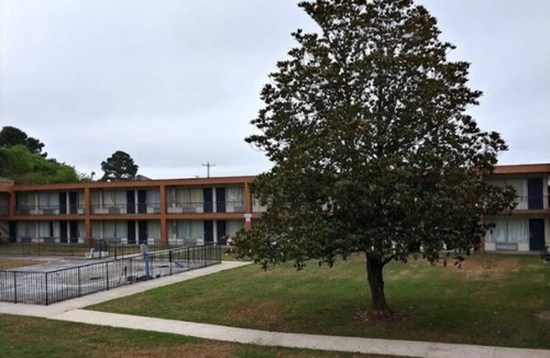 Wilson Apartment | Americas Best Value Inn Wilson - UNIT 9 2 BED GROUND FLOOR