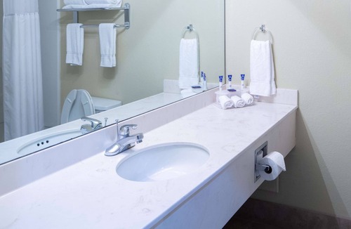 West Point Hotel | Americas Best Value Inn West Point, MS