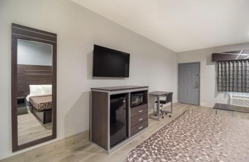 Greater Greenspoint Hotel | Americas Best Value Platinum Inn & Suites