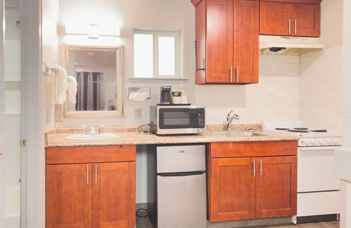 Westminster Triangle Hotel | Americas Inn and Suite