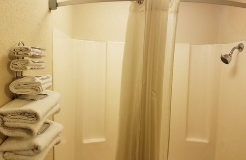 Leavenworth Hotel | Americas Stay Inn