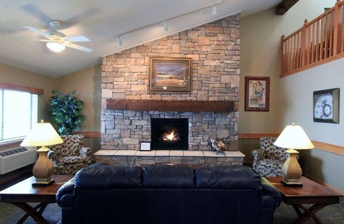 Cedar Rapids - Iowa City Hotel | AmericInn by Wyndham Cedar Rapids/CID Airport