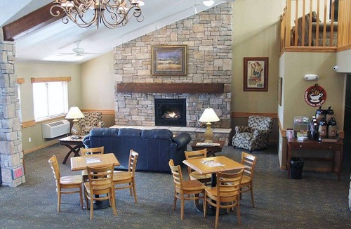 Cedar Rapids - Iowa City Hotel | AmericInn by Wyndham Cedar Rapids/CID Airport