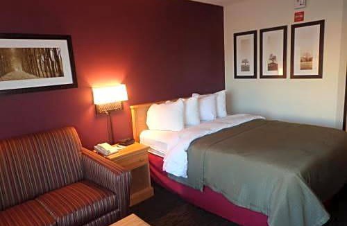 Kearney Hotel | AmericInn by Wyndham Kearney