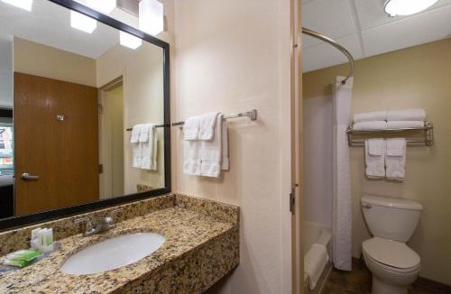 Apple Valley Hotel | AmericInn by Wyndham Apple Valley
