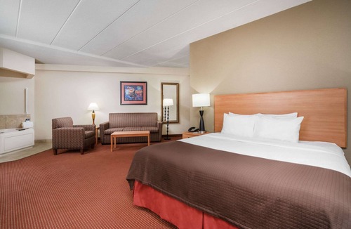 Anamosa Hotel | AmericInn by Wyndham Anamosa