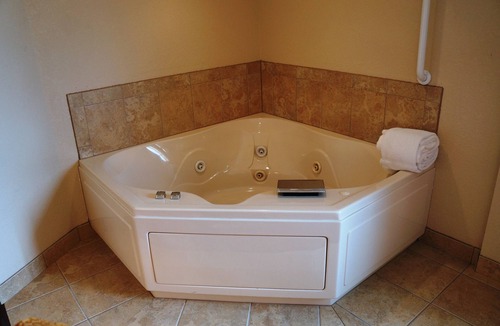 Anamosa Hotel | AmericInn by Wyndham Anamosa