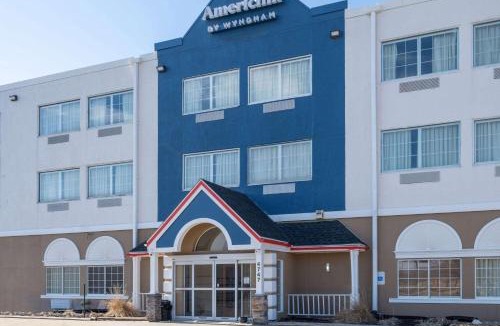 Cedar Rapids Hotel | AmericInn by Wyndham Cedar Rapids North