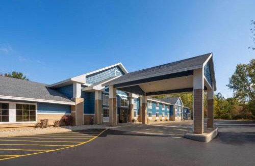 Fennville Hotel | AmericInn by Wyndham Douglas/Saugatuck