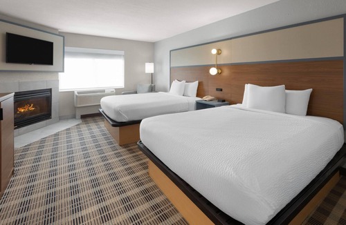 Fennville Hotel | AmericInn by Wyndham Douglas/Saugatuck