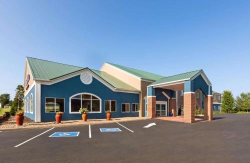 Grinnell Hotel | AmericInn by Wyndham Grinnell