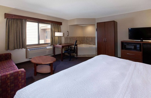 Iron River Hotel | AmericInn by Wyndham Iron River