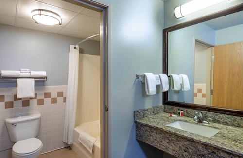 Jackson Hotel | AmericInn by Wyndham Jackson