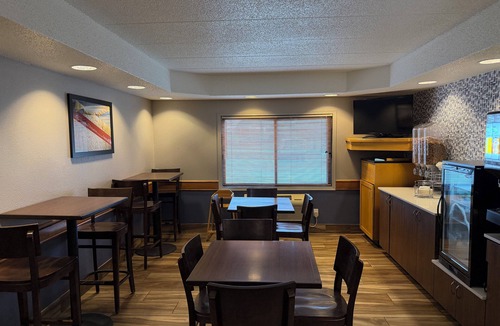 Kearney Hotel | AmericInn by Wyndham Kearney