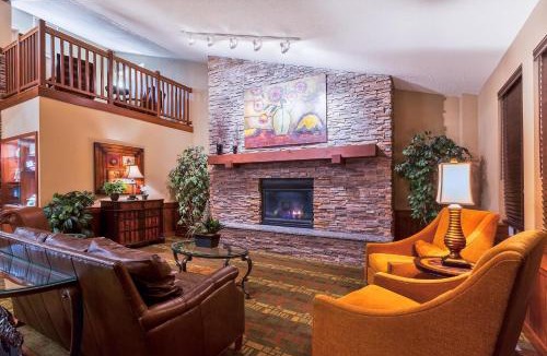 Monmouth Hotel | AmericInn by Wyndham Monmouth
