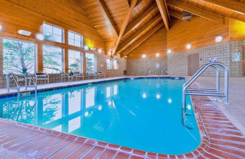 Monmouth Hotel | AmericInn by Wyndham Monmouth
