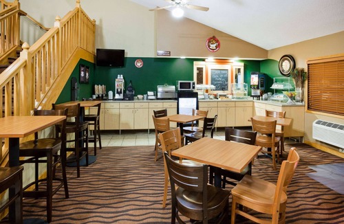 Mora Hotel | AmericInn by Wyndham Mora