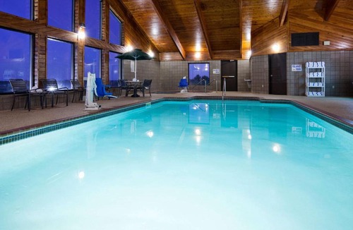 Osceola Hotel | AmericInn by Wyndham Osceola
