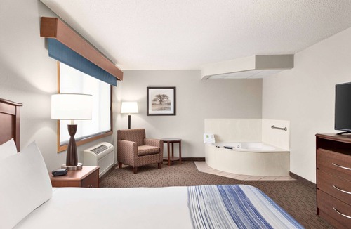 Sauk Centre Hotel | AmericInn by Wyndham Sauk Centre