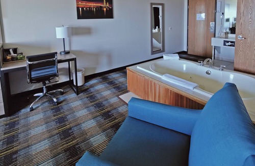 St Ignace Hotel | AmericInn by Wyndham Saint Ignace Lakefront